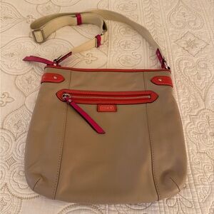 Coach Beige and red daisy spectator crossbody